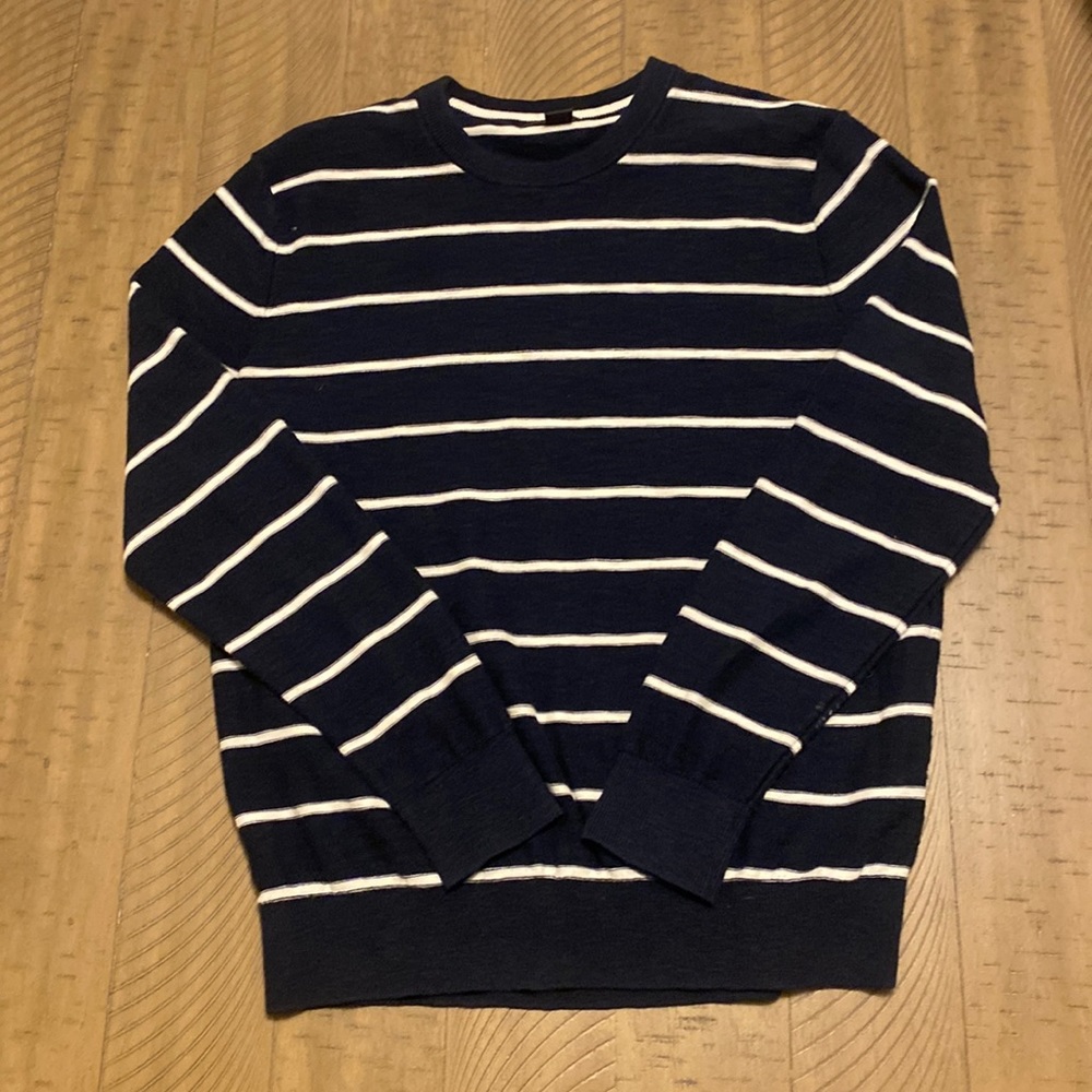 Great condition, worn it once